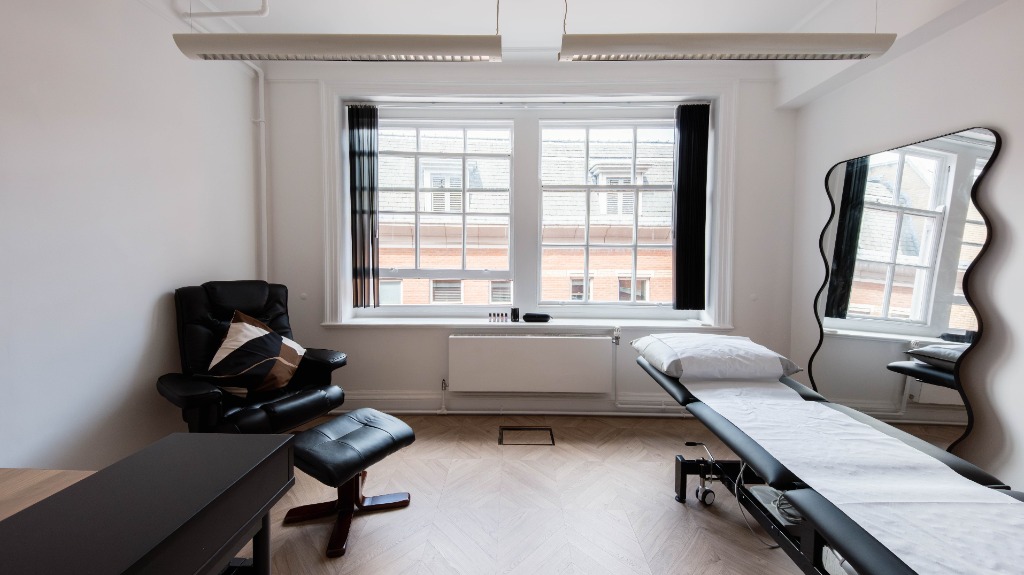 Mayfair Massage & Therapy clinic treatment room at 162 Regent Street, London